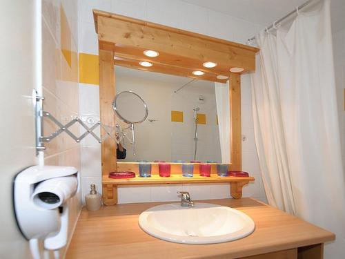 Appartement spacieux avec balcon, proche des pistes, WIFI inclus - FR-1-344-811