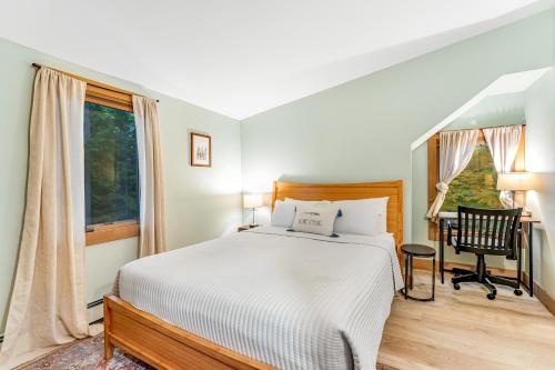Ein Bett oder Betten in einem Zimmer der Unterkunft Lake Rescue Escape
