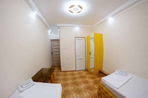  Hovasapyan's Family Guest House -  Room  picture :   Tea/Coffee maker    Shower    Bath                           