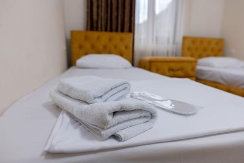  Hovasapyan's Family Guest House -  Room  picture :   Tea/Coffee maker    Shower    Bath                           