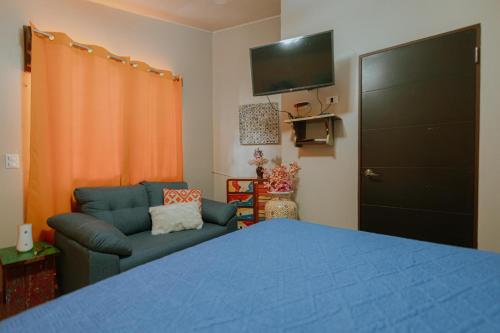 Postel nebo postele na pokoji v ubytování Oasis Diverse Adult Retreat