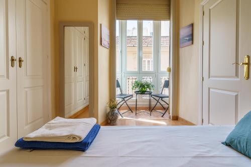 Bright two-bedroom apartment in the historic center