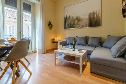 Bright two-bedroom apartment in the historic center