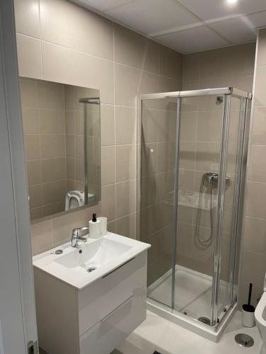 New Modern Apartment Puerto Banus