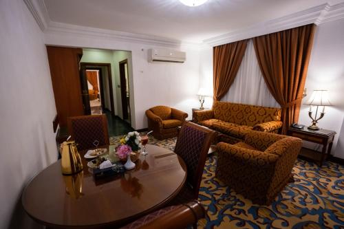 Ruang duduk di Casablanca Hotel Jeddah