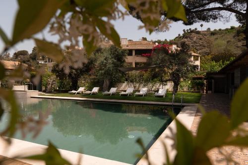 Bazén v ubytování Praia Art Resort - Small Luxury Hotels of the world nebo v jeho okolí