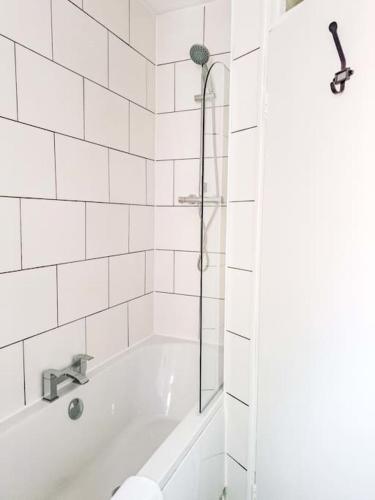 3 bed flat Cardiff Central Location photo 4