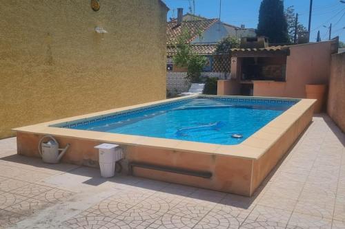 Bazén v ubytovaní Villa Chantal proche centre ville / Piscine / Clim / Parking alebo v jeho blízkosti