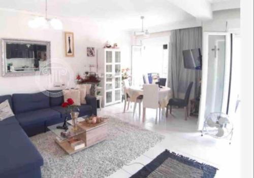 Ruang duduk di Summer Beach House stylish modern luxurious at Riviera Aghia Triada near city of Thessaloniki