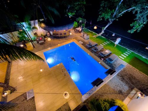 道因的住宿－EL SUEÑO RESORT，享有游泳池的顶部景色