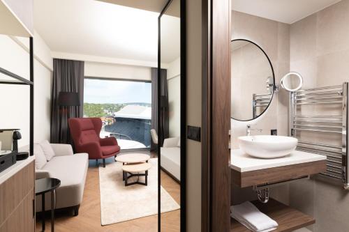 Koupelna v ubytování Radisson Blu Hotel, Cluj