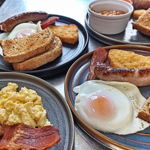 Makanan di atau berdekatan asrama
