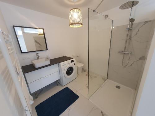 Photo de la galerie de l'établissement Hyères : superbe appartement presqu'île Giens, à Hyères