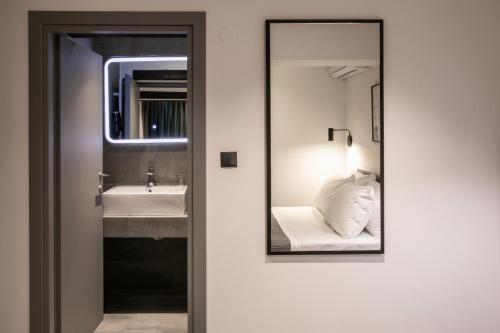Un baño de White Trilogy