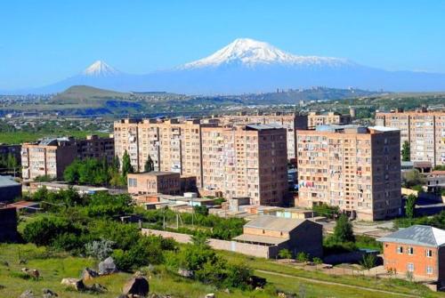 Маленькая однушка в 30 минутах от Еревана