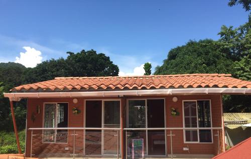 Bangunan di mana terletaknya rumah tamu ini