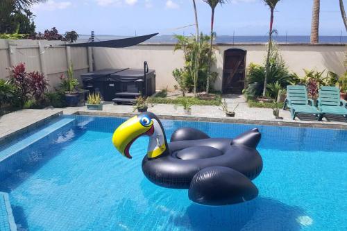 Executive Beachfront Spa Pool 3x Ensuite Residence