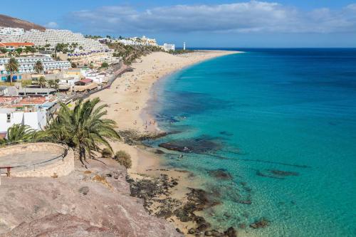 Apartment near the beach with a huge terrace, patio, wifi and parking