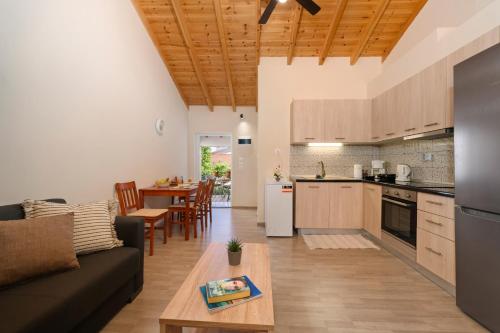 A kitchen or kitchenette at Ileana -Marina studio 2