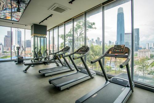 Fitness centrum a/nebo fitness zařízení v ubytování Continew Residence KL CoBNB