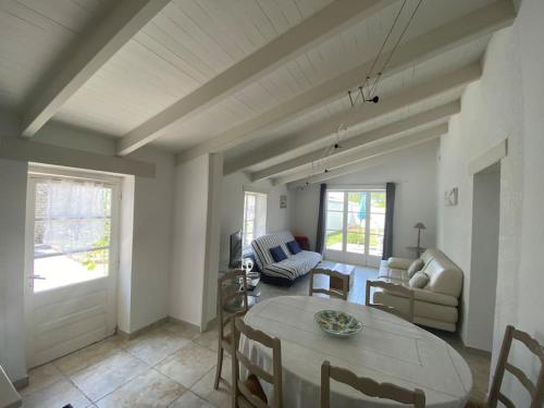 Khu vực ghế ngồi tại Jolie maison réthaise *** - Grand jardin privatif