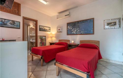 Voodi või voodid majutusasutuse Nice Home In Monsampolo Del Tronto With House A Panoramic View toas