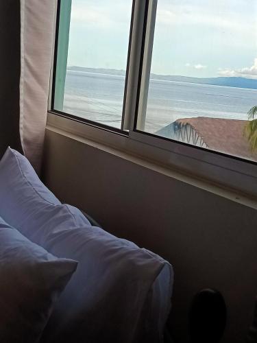 Gallery image of Condotel DC MARINA SPATIAL FELINVEST in Dumaguete