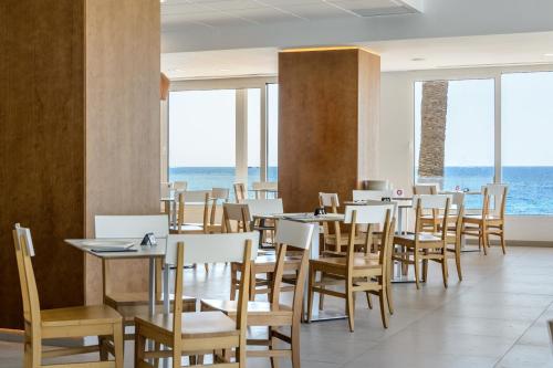 Nespecifikovaný výhled na moře nebo výhled na moře při pohledu z hotelu
