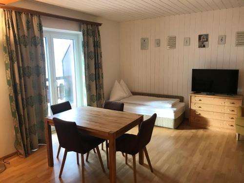 Televisyen dan/atau pusat hiburan di Amadee Appartements
