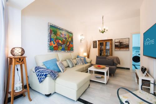 RentAndHomes Beachfront Marbella Center