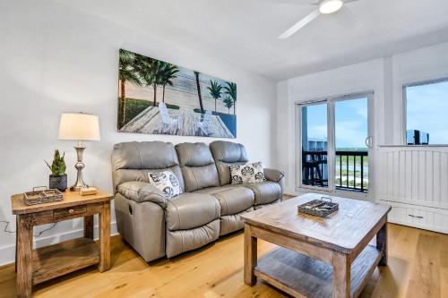 Pinnacle Port Penthouse 10 – Photos 5