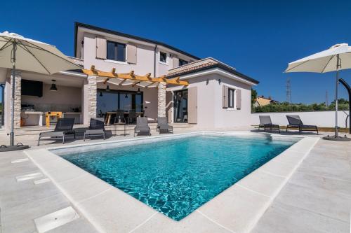 Beautiful Villa with sea view – Photos 3