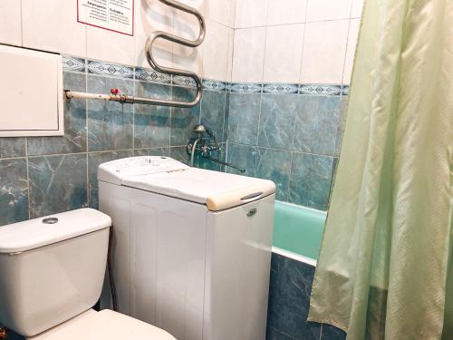 Ванная комната в apartment near metro station Darnitsa