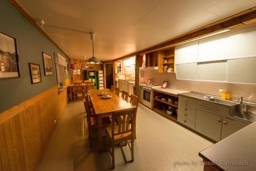 Una cocina o zona de cocina en Holmvik Brygge Nyksund