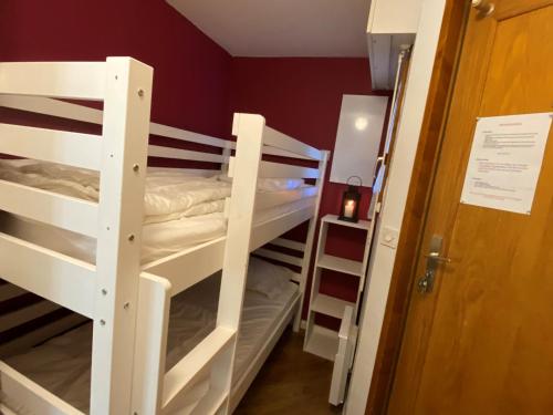 Appartement moderne avec terrasse, 6 personnes, parking inclus