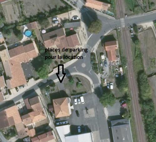 a map of a parking lot with a parking point la location at le petit Forsitain in Fors