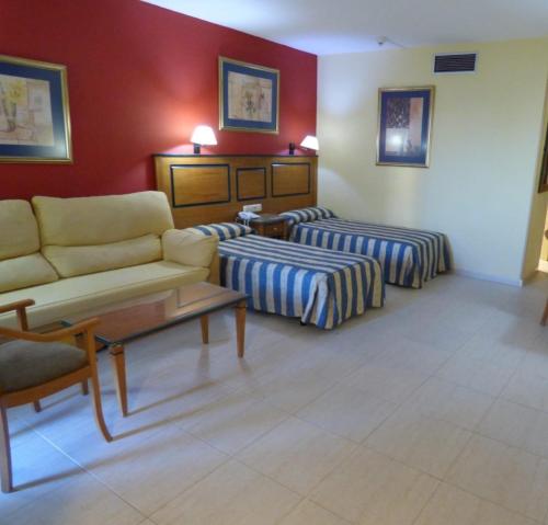 Cama o camas de una habitación en Apartamento en PYR Puerto Fuengirola