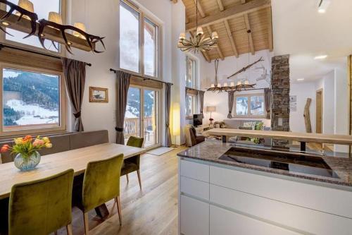 Η κουζίνα ή μικρή κουζίνα στο Chalet Ausblicklodge