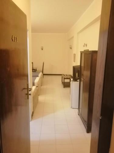 Η κουζίνα ή μικρή κουζίνα στο Royal City Hotel
