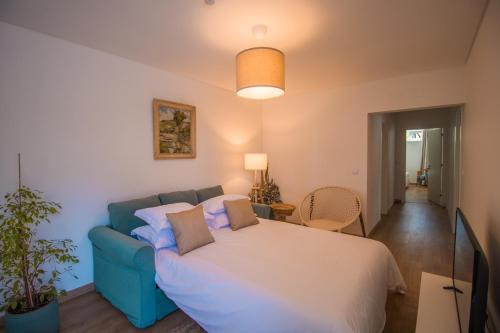 188 Apartments - Lantana - pool, garden and patio