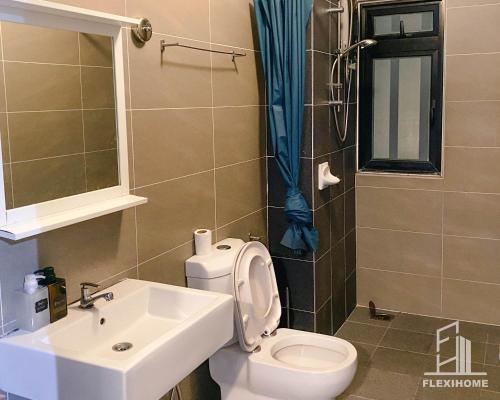 Un baño de 10am-6pm, SAME DAY CHECK IN AND CHECK OUT, Work From Home, The Hyve-Cyberjaya, Private Studio by Flexihome-MY