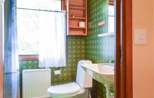 Phòng tắm tại Stunning Home In Oskarshamn With Wifi
