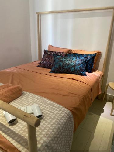 En eller flere senge i et værelse på Silafando apartment - ecofriendly oceanview
