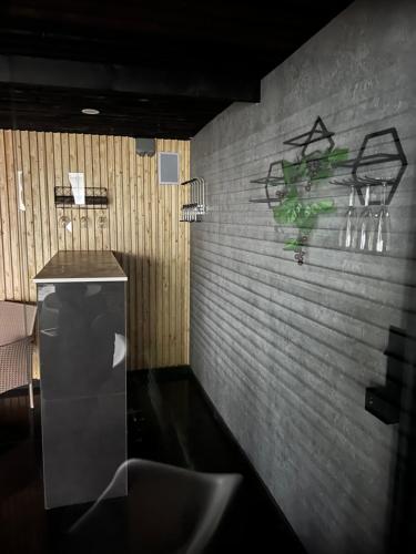 Penthouse Style Luxury 2 Bedroom House has Hot-Tub, extra fees apply photo 17