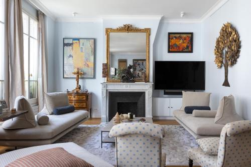 Veeve - Artful Elegance