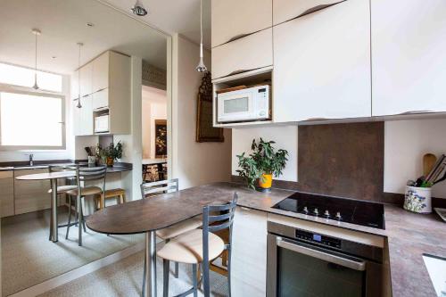 Veeve - Artful Elegance