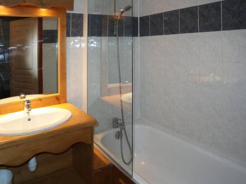 Appartement 2 pièces près des pistes avec piscine et sauna - FR-1-322-438