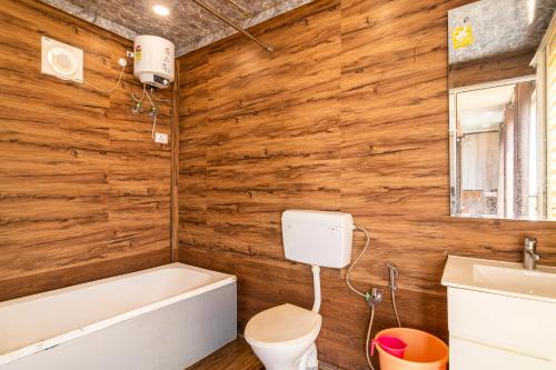 Kylpyhuone majoituspaikassa Bhati Desert Camp Sam
