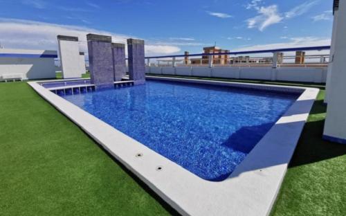 Bazén v ubytování Apartamento Mar de Oropesa ll nebo v jeho okolí