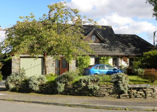 Taman di luar Oakey Orchard - cosy apartment in Tamar Valley, Cornwall